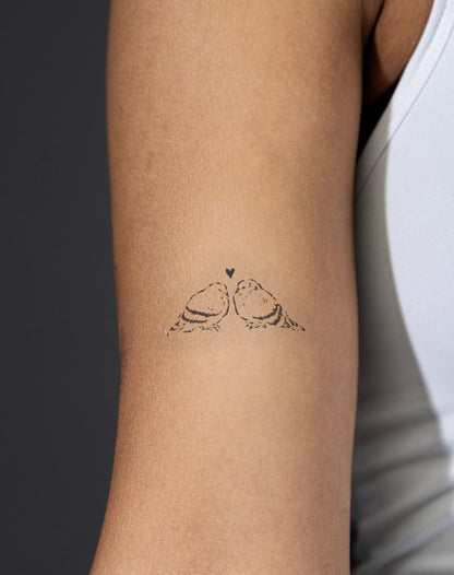 Lovebirds 2 Pcs