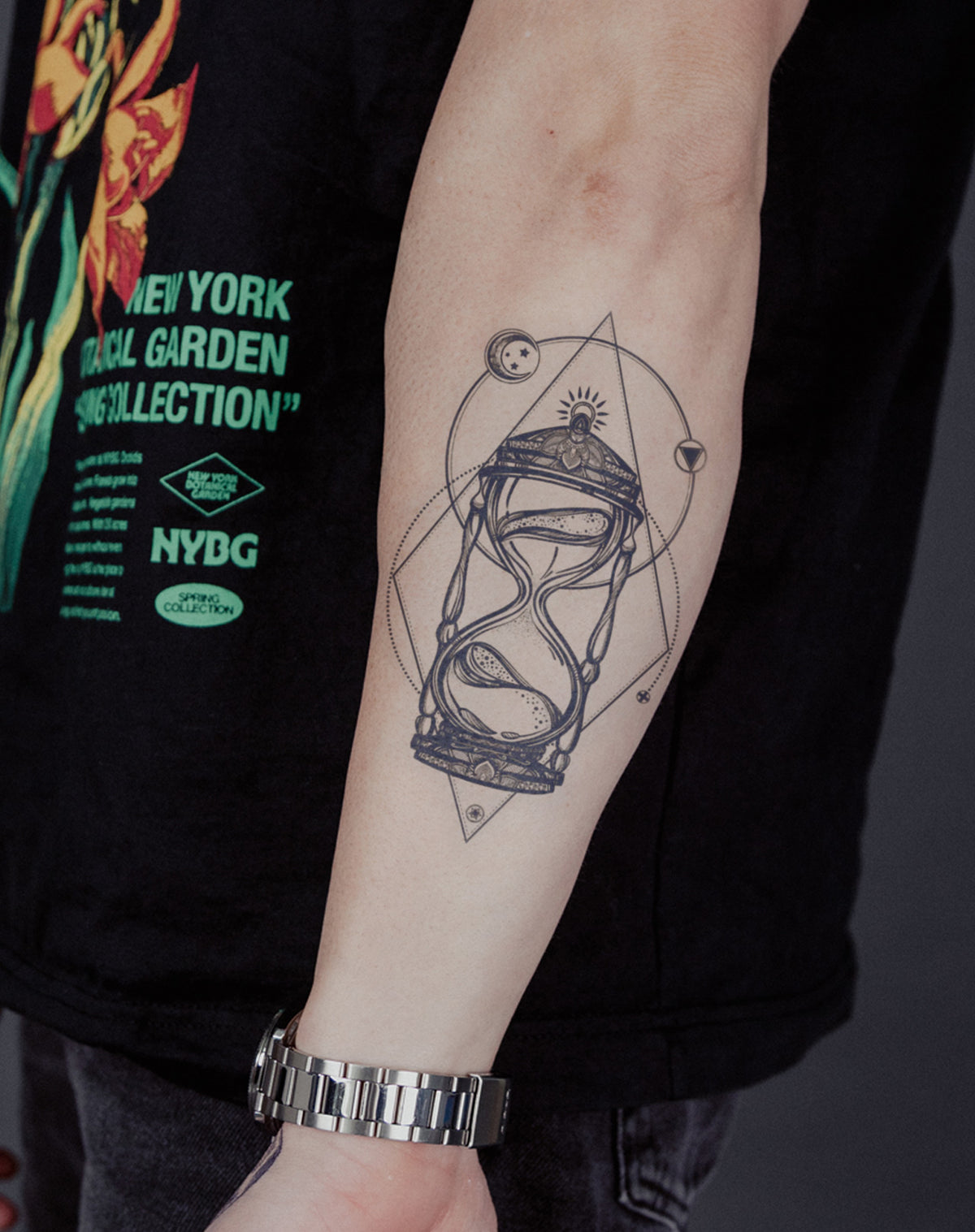 Orbiting Hourglass